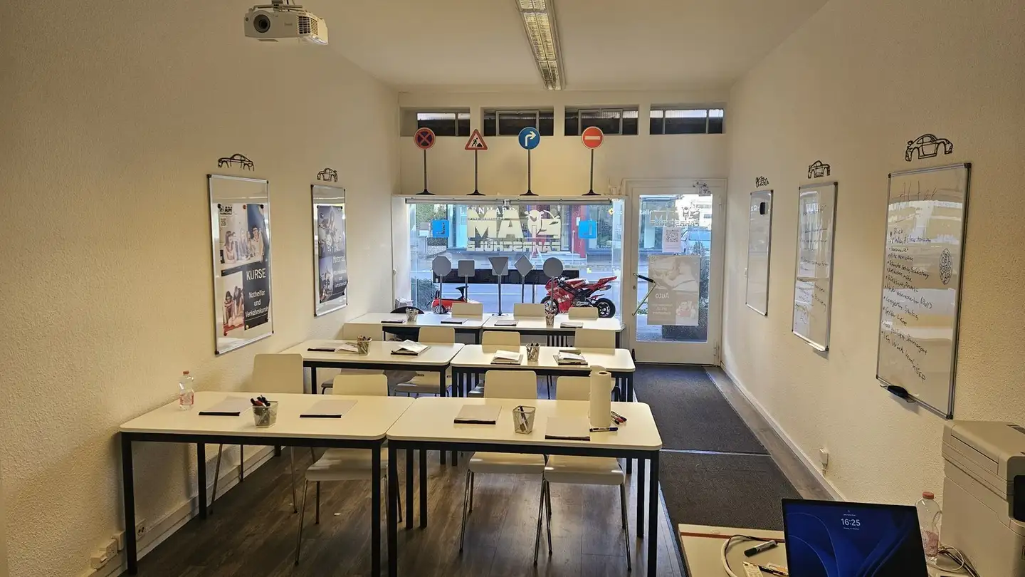 Commercial à louer - Landstrasse 28, 5430 Wettingen