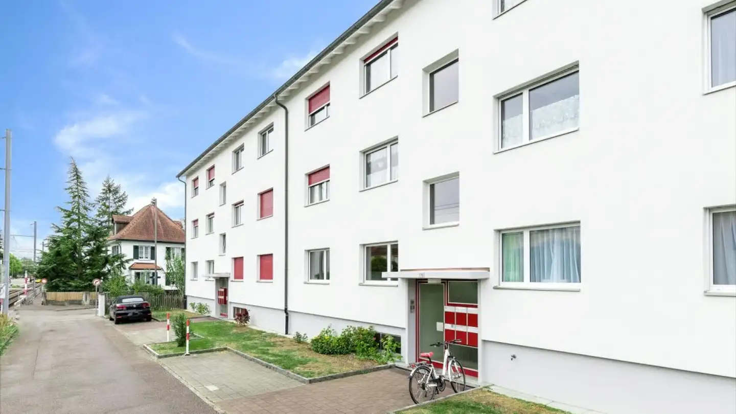 Parcheggio esterno in affitto - Emil Frey-Strasse 170, 4142 Münchenstein