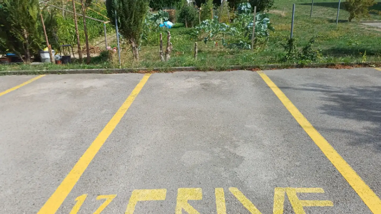 Place de parking extérieure à louer - Rue de Sadaz 9, 1373 Chavornay