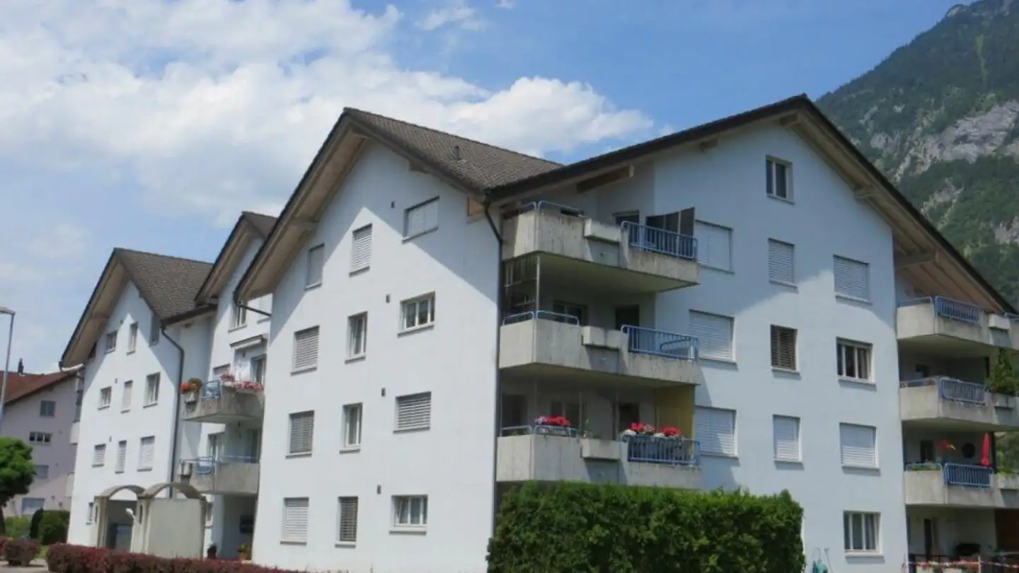 Tiefgaragenstellplatz mieten - Ringstrasse 48, 8887 Mels