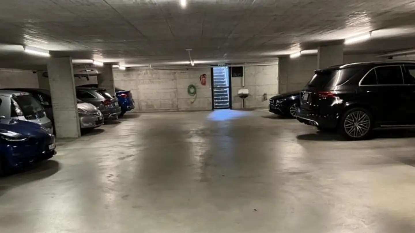 Tiefgaragenstellplatz mieten - Hinterbergstrasse 2, 8044 Zürich - Foto 2