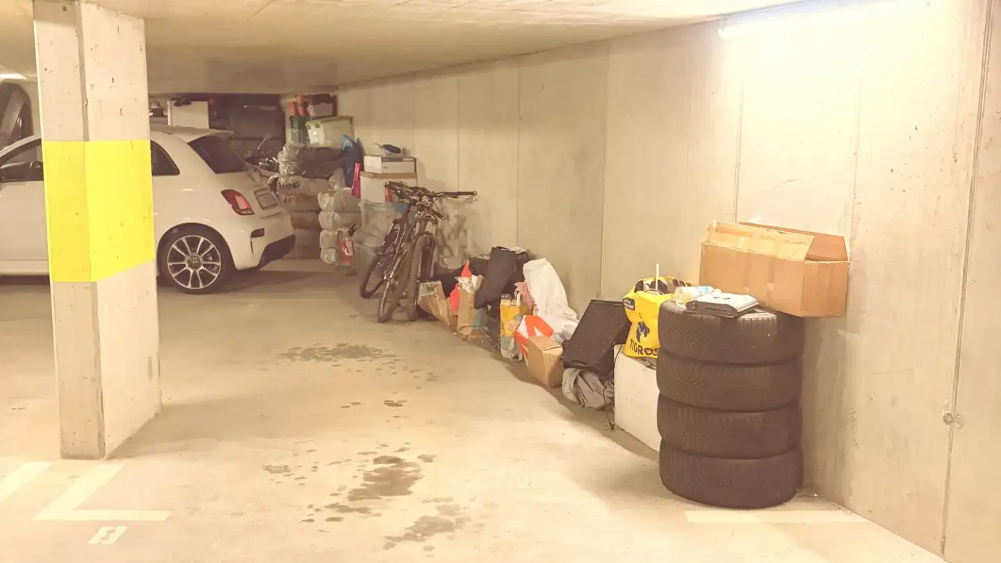 Place de parking souterraine à louer - Via Val Maggiore 4b, 6807 Taverne