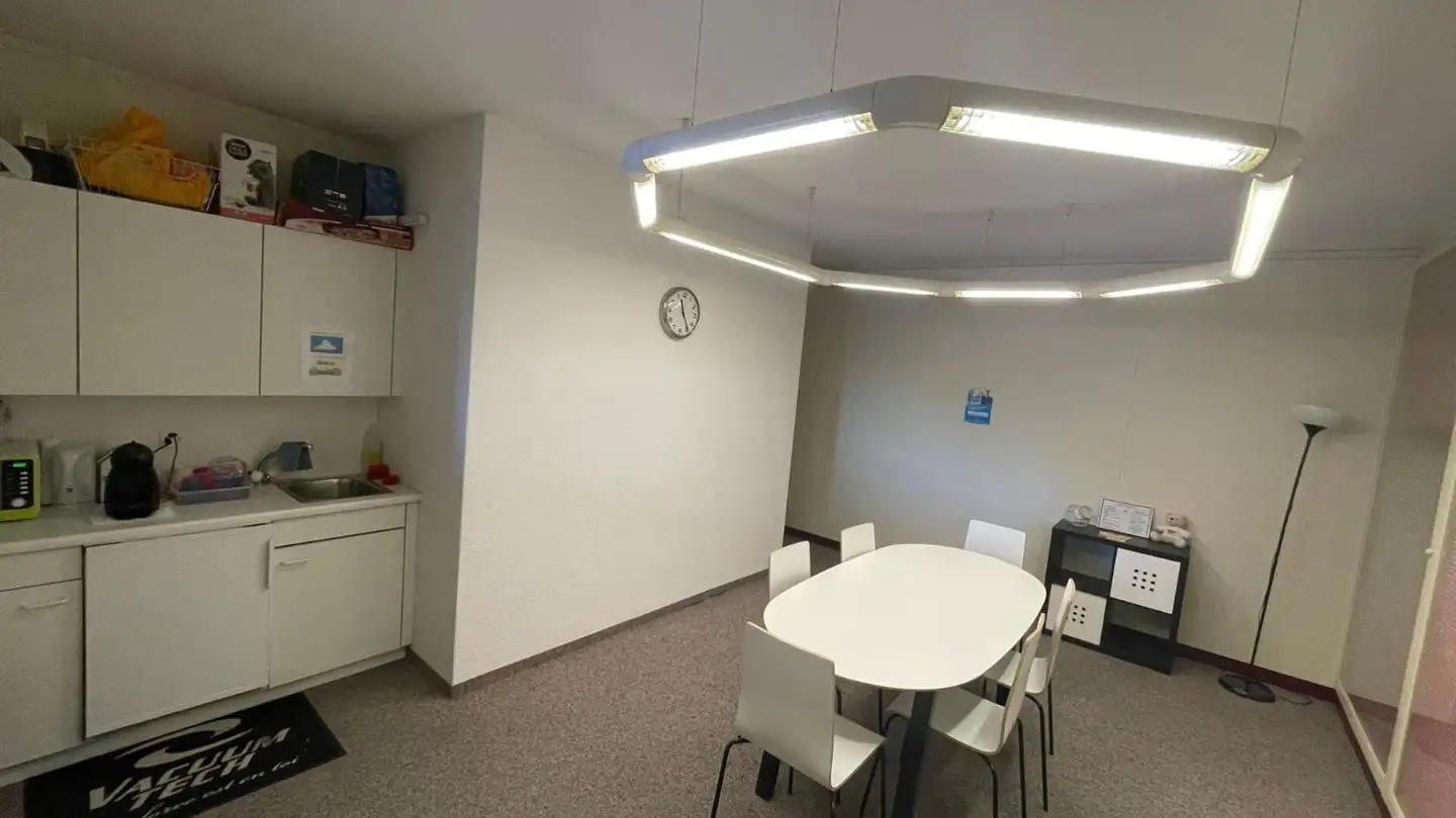 Shop for rent - Rue De La Blancherie 61, 1950 Sion - Photo 2