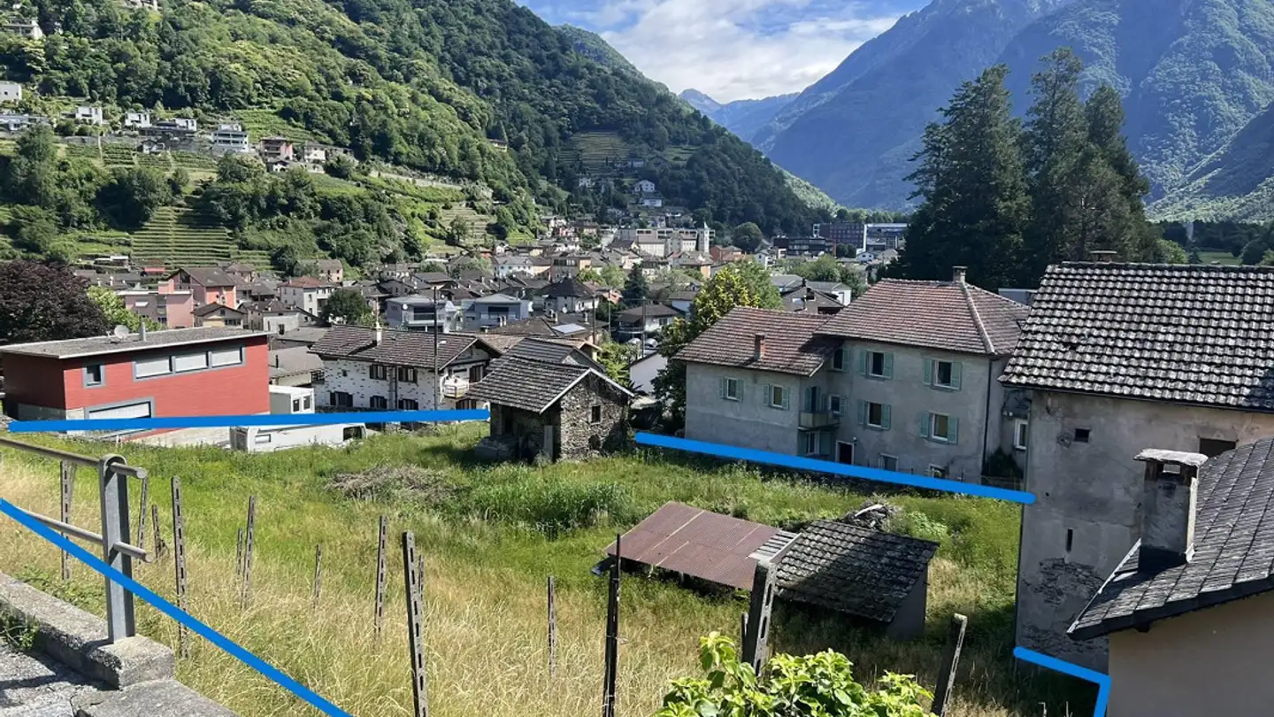 Constructible plot for sale - 6535 Roveredo GR