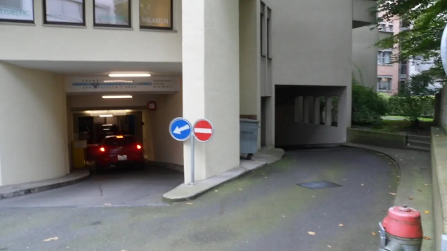 Tiefgaragenstellplatz mieten - Reiffergässli 4, 6300 Zug
