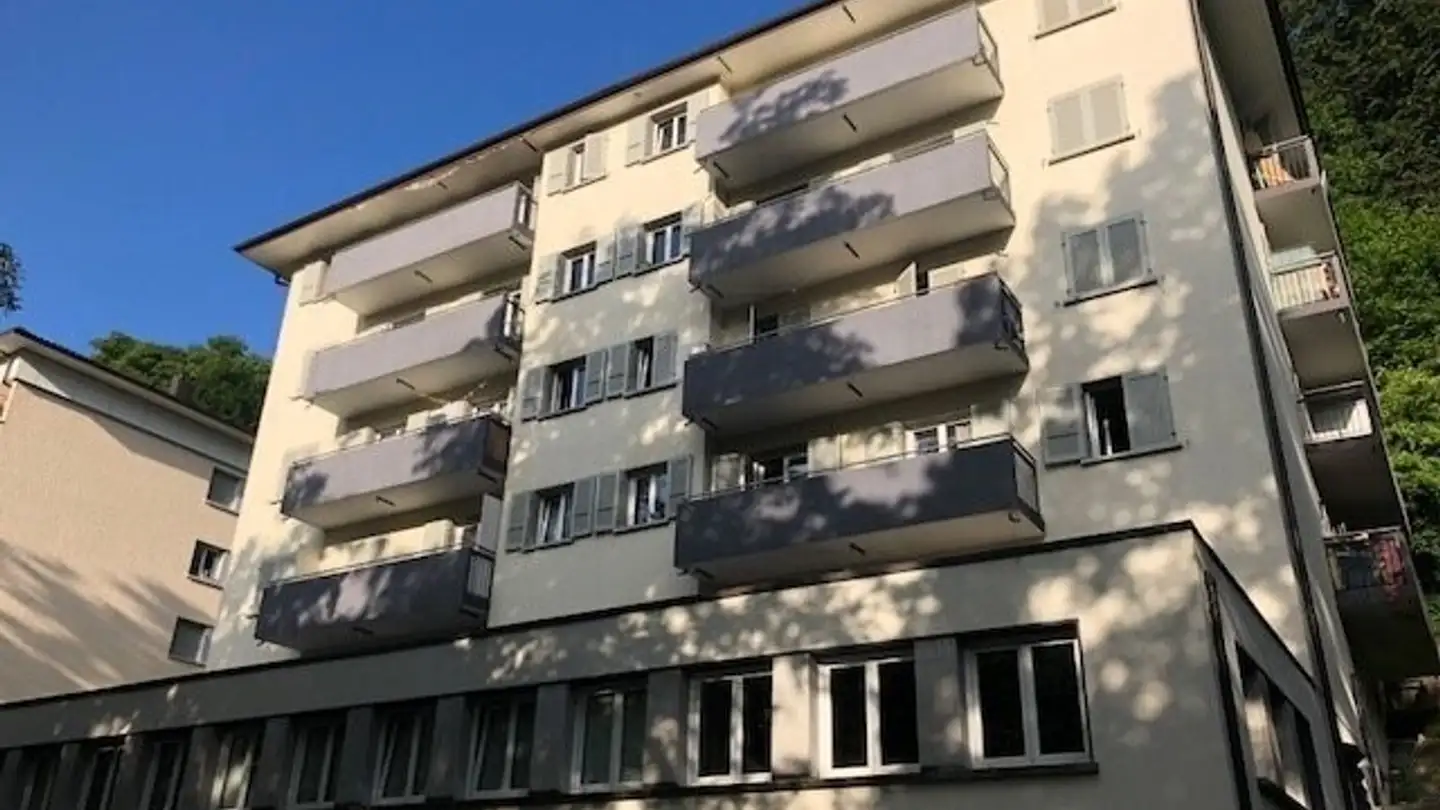 Indoor motorbike parking space for rent - Chemin De Montmeillan, 1005 Lausanne