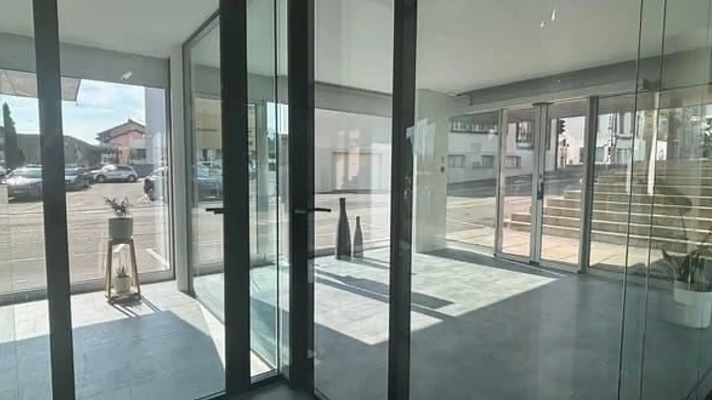 Bürofläche mieten - Seestattstrasse 1, 8852 Altendorf - Foto 2