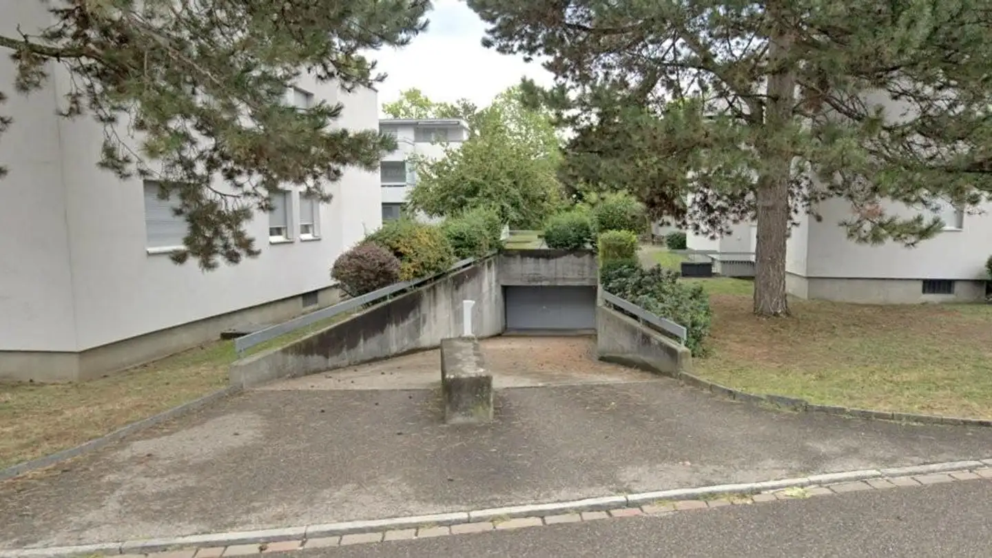Underground parking space for rent - Tschäpperliring, 4153 Reinach BL