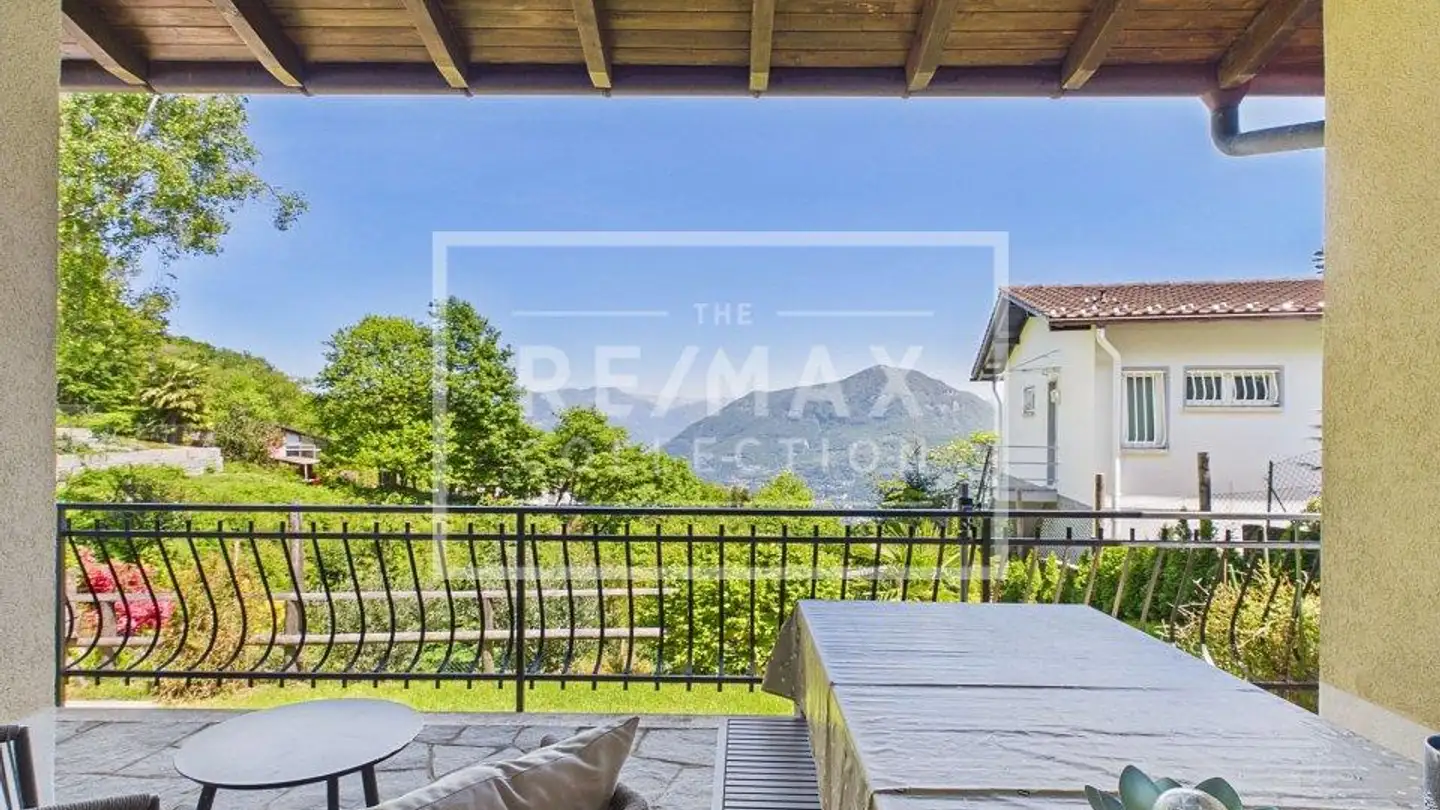 Single house for sale - 6914 Carona