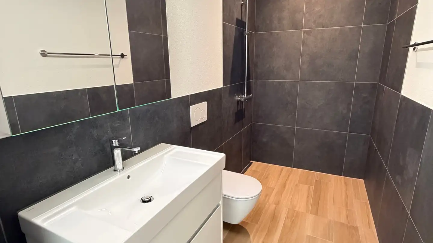 Attic flat for rent - Lenzburgerstrasse 78, 5504 Othmarsingen - Photo 4