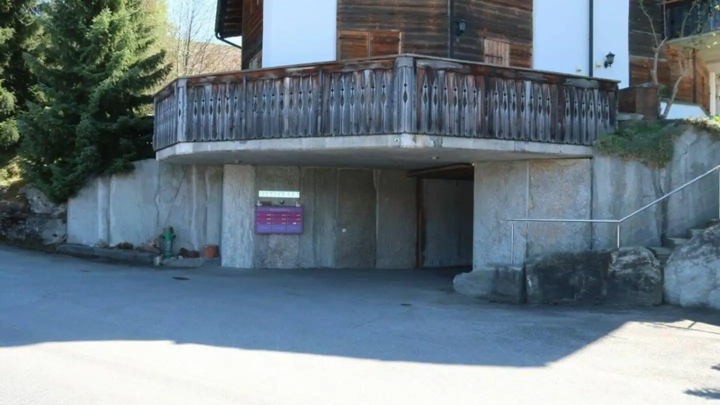 Werkstatt kaufen - Cavrida 10, 7138 Surcuolm