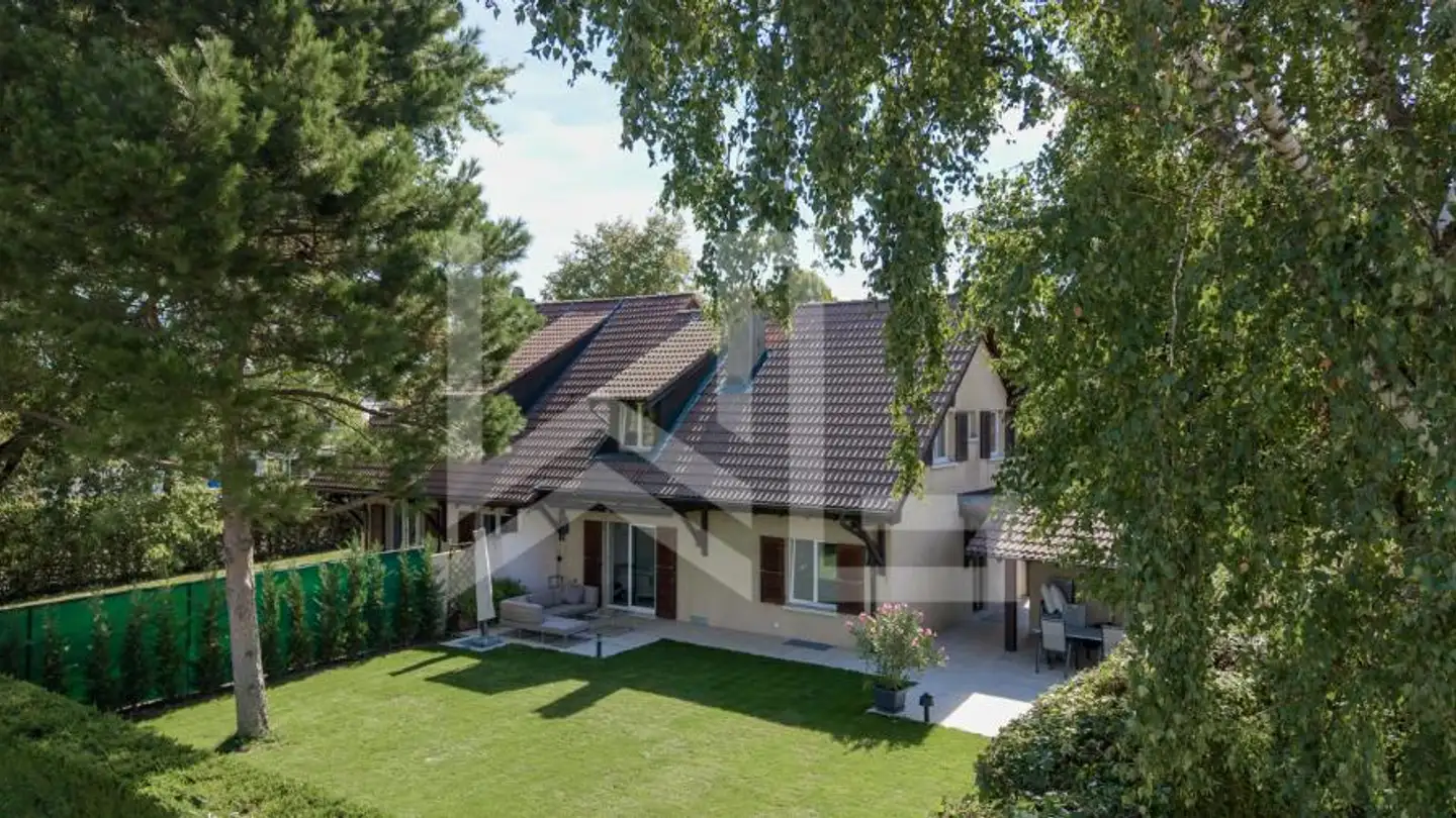 Row house for sale - 1291 Commugny
