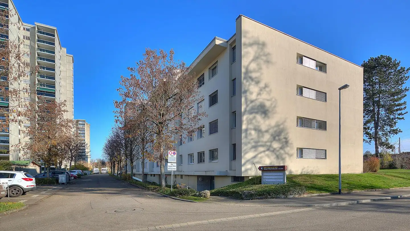 Überdachter Motorradparkplatz mieten - 5200 Brugg AG