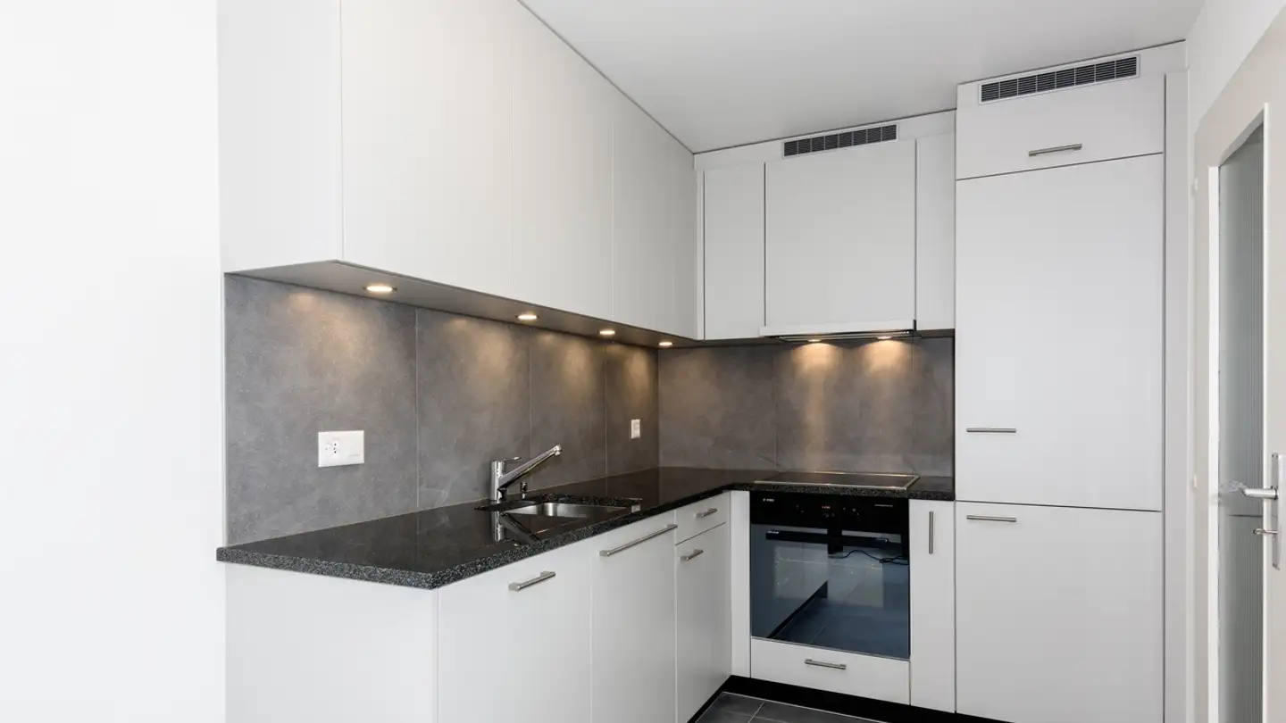 Appartement à louer - Rue De Champréveyres 41, 2000 Neuchâtel - Photo 2