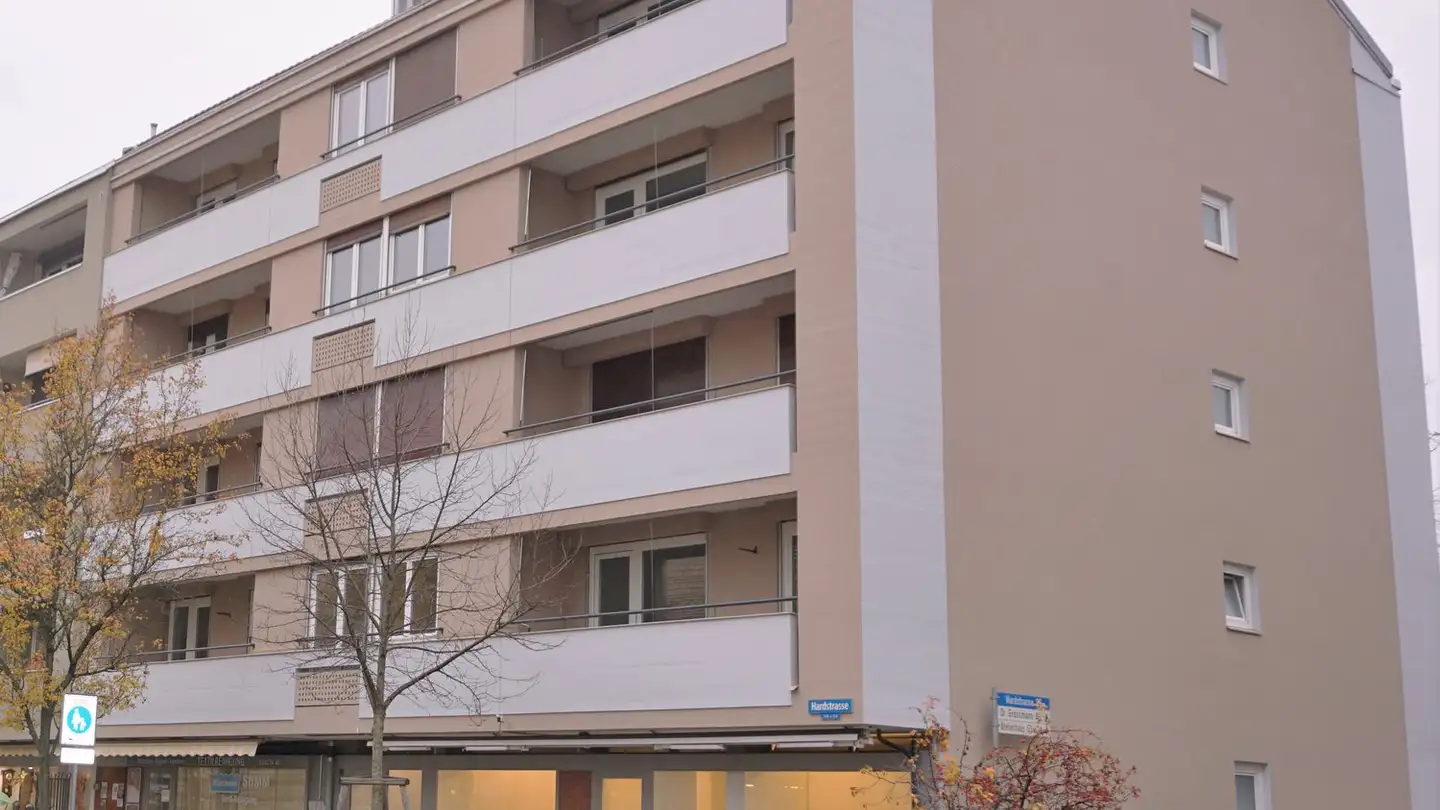 Dachgeschosswohnung mieten - Hardstrasse 15, 4127 Birsfelden