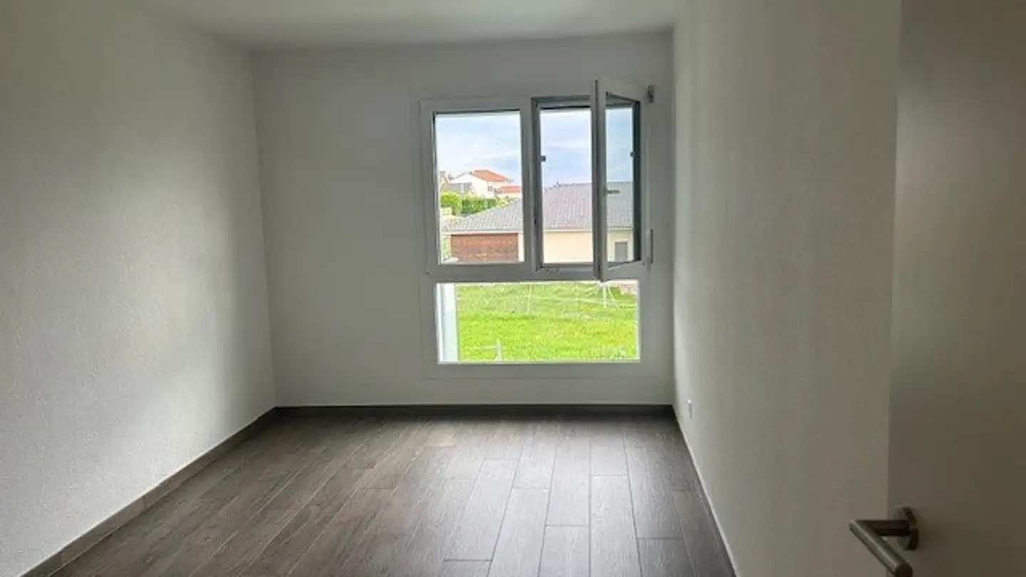 Apartment for rent - 1589 Chabrey - Photo 3