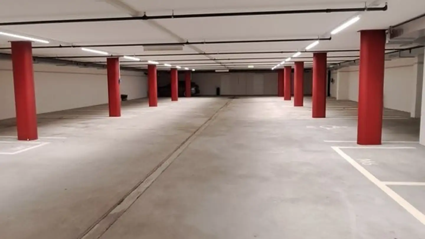 Parcheggio interno per moto in affitto - Rütenenweg 4, 8245 Feuerthalen - Photo 3