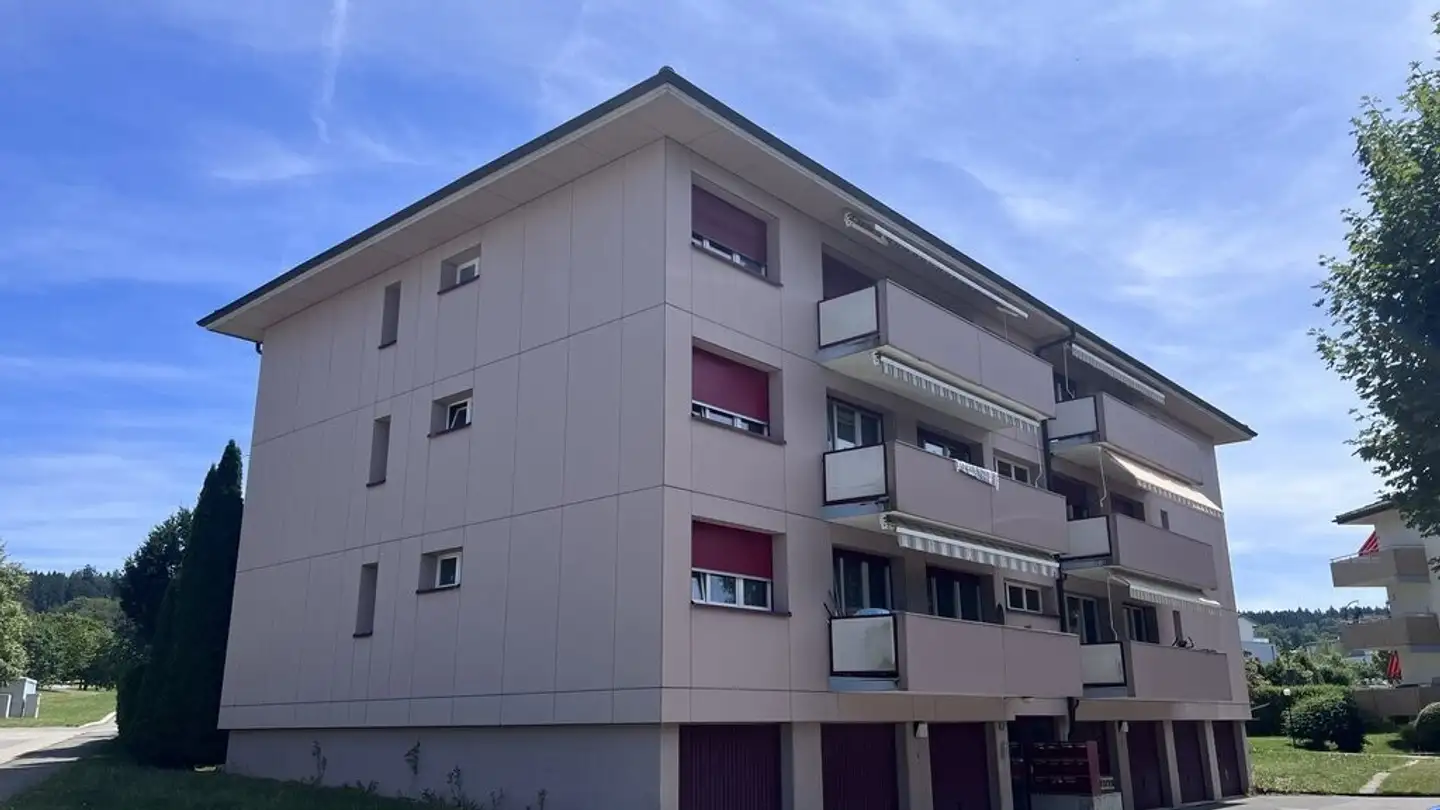 Place de parking extérieure à louer - Chemin des Petits-Esserts 7, 1053 Cugy VD