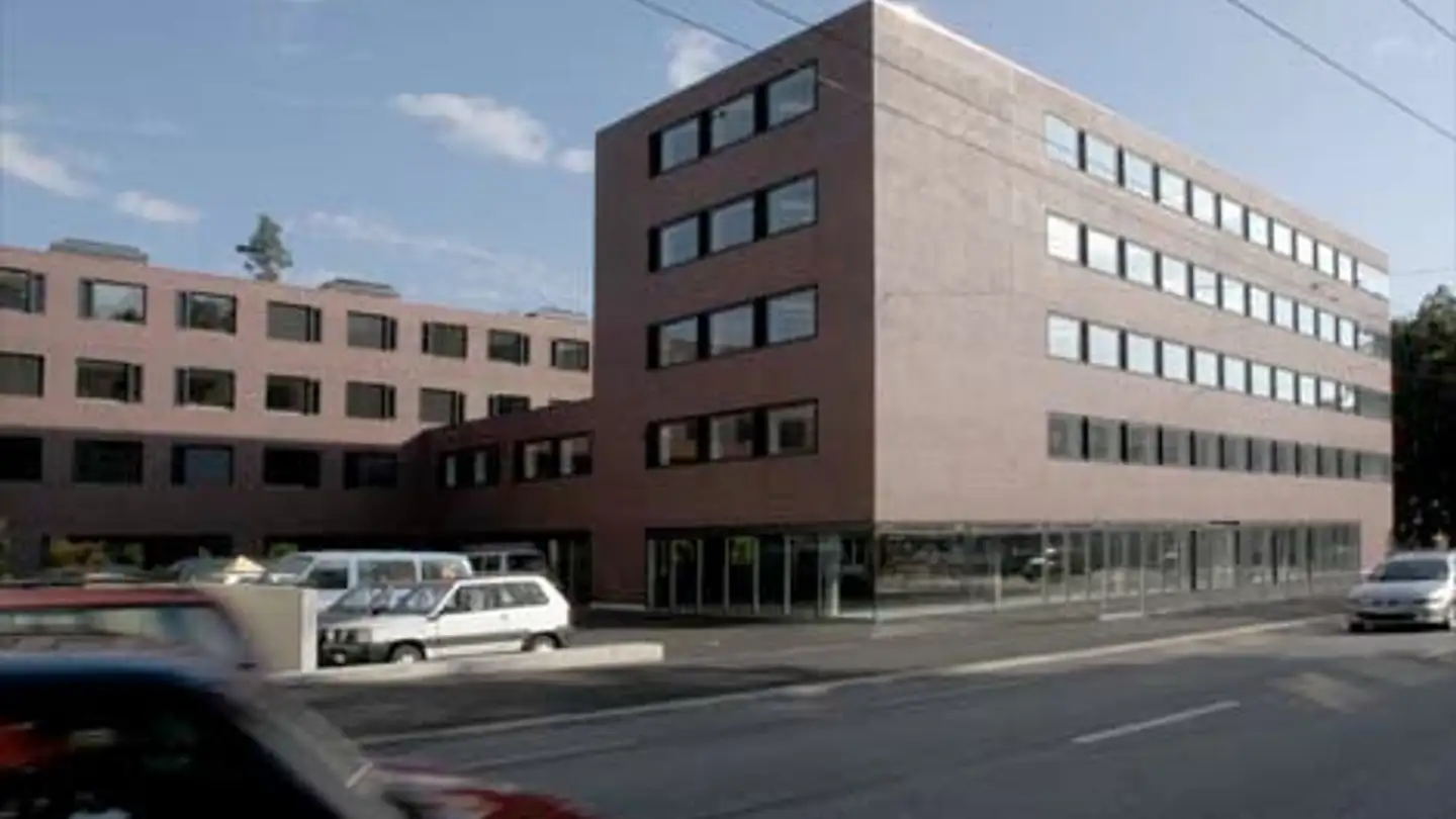 Indoor motorbike parking space for rent - Maihofstrasse, 6006 Luzern