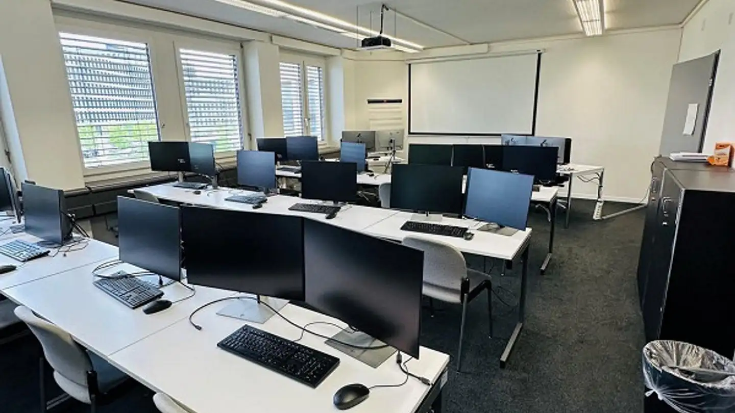 Bureau à louer - Hohlstrasse, 8106 Adlikon b. Regensdorf - Photo 2