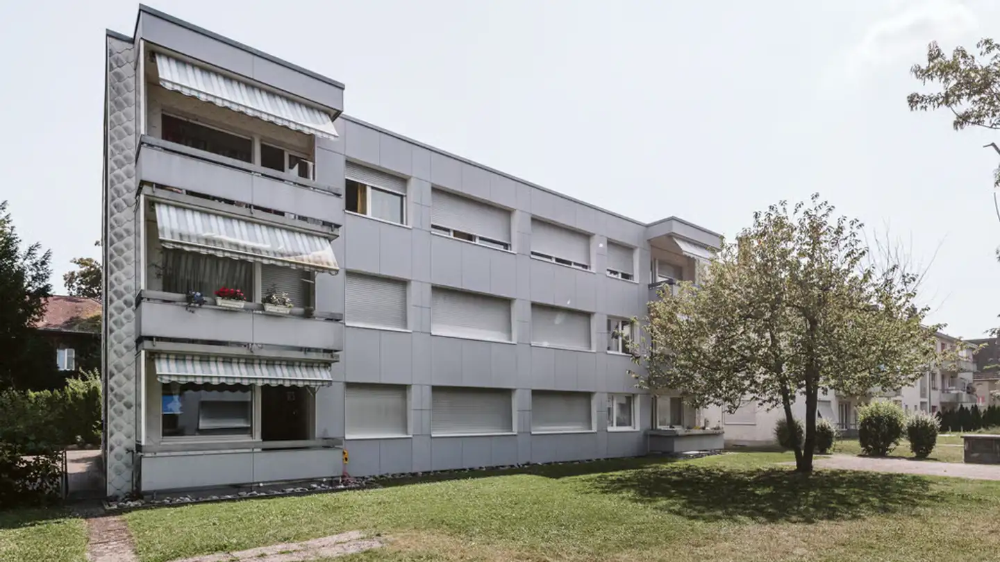 Outdoor parking space for rent - Chemin De La Course / Rennweg 71, 2504 Biel/Bienne