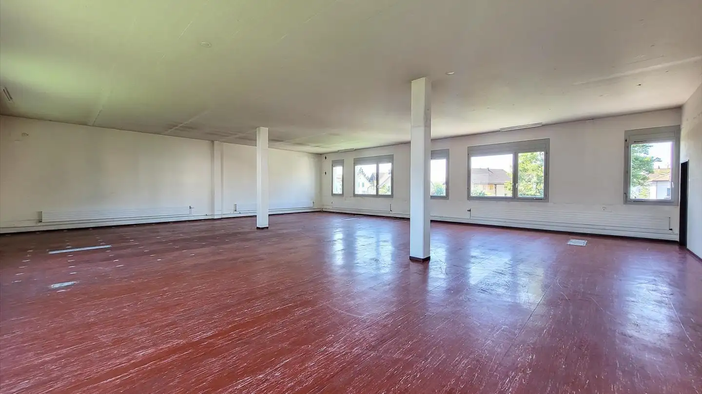 Commerciale in affitto - Alte Zihlstrasse 4, 8340 Hinwil - Photo 2