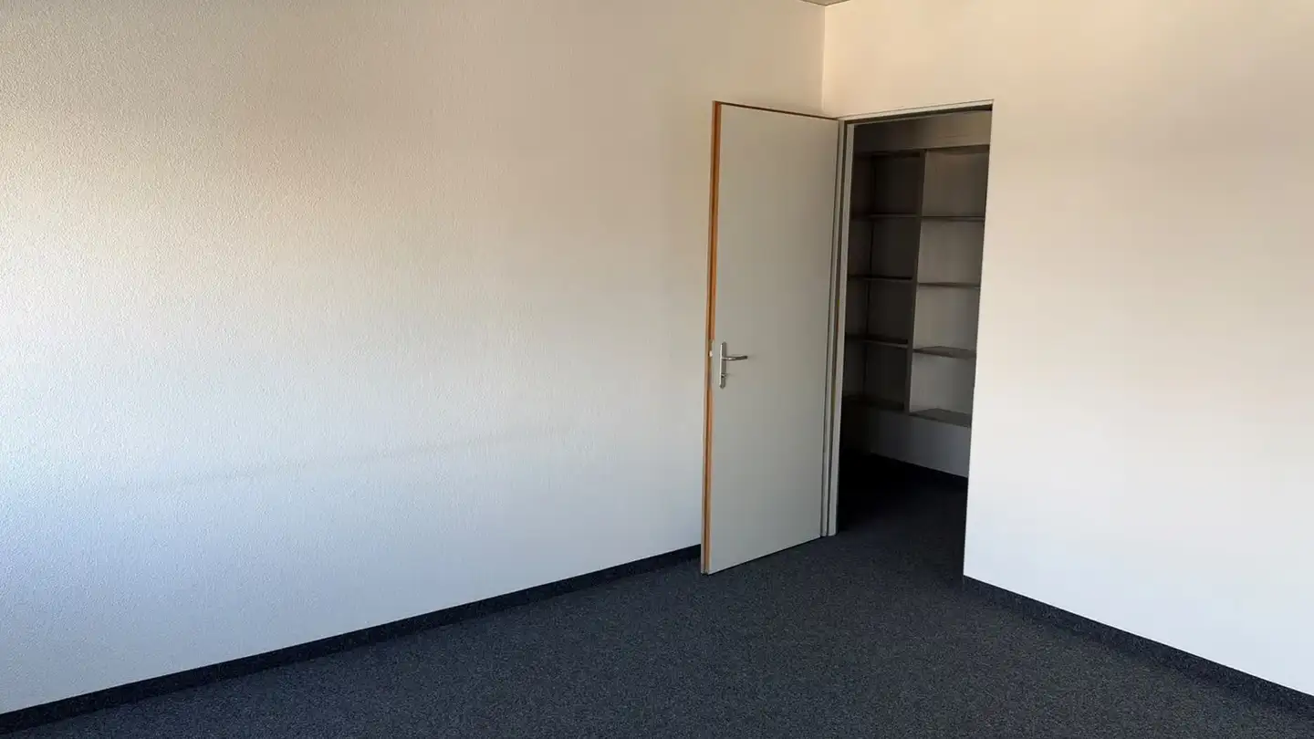 Bureau à louer - Riedackerstrasse, 8153 Rümlang - Photo 4