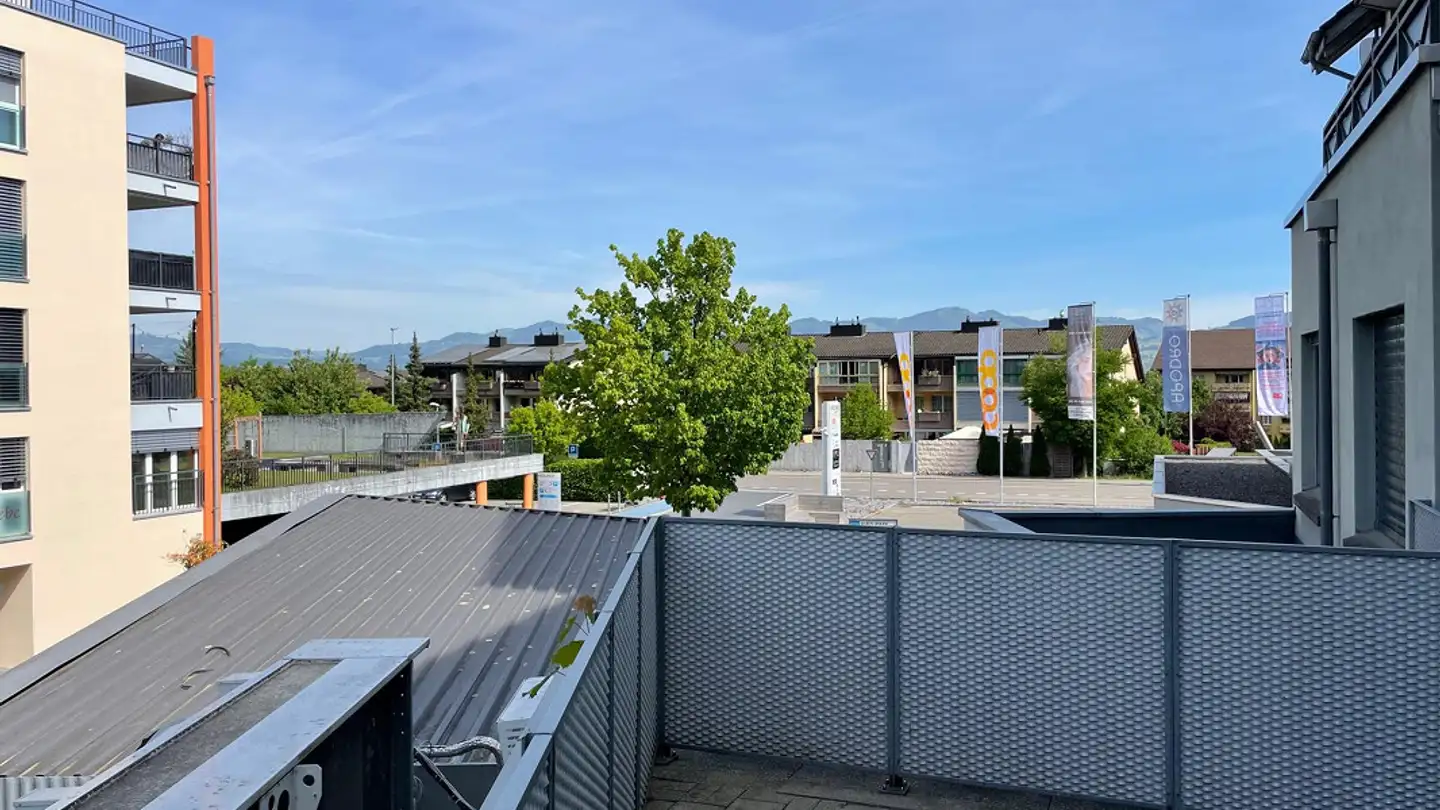 Mixed-use building for rent - Kantonsstrasse 60, 8864 Reichenburg - Photo 2