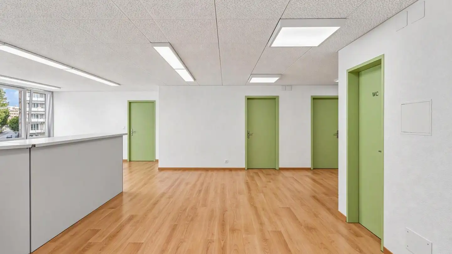 Commercial à louer - Untere Bahnhofstrasse 27, 8640 Rapperswil SG