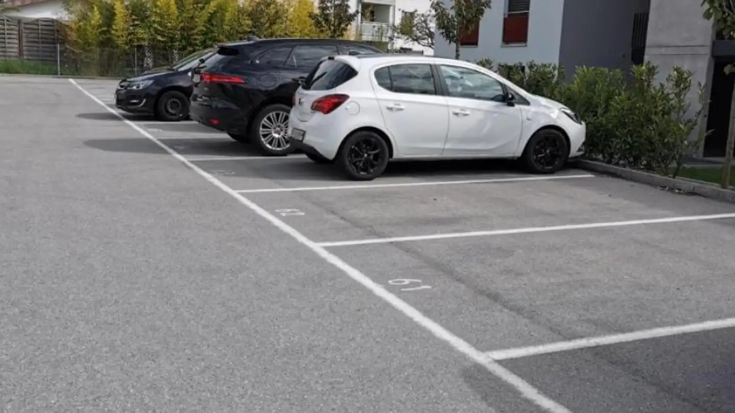 Outdoor parking space for rent - Rue des Vergers 5, 1462 Yvonand