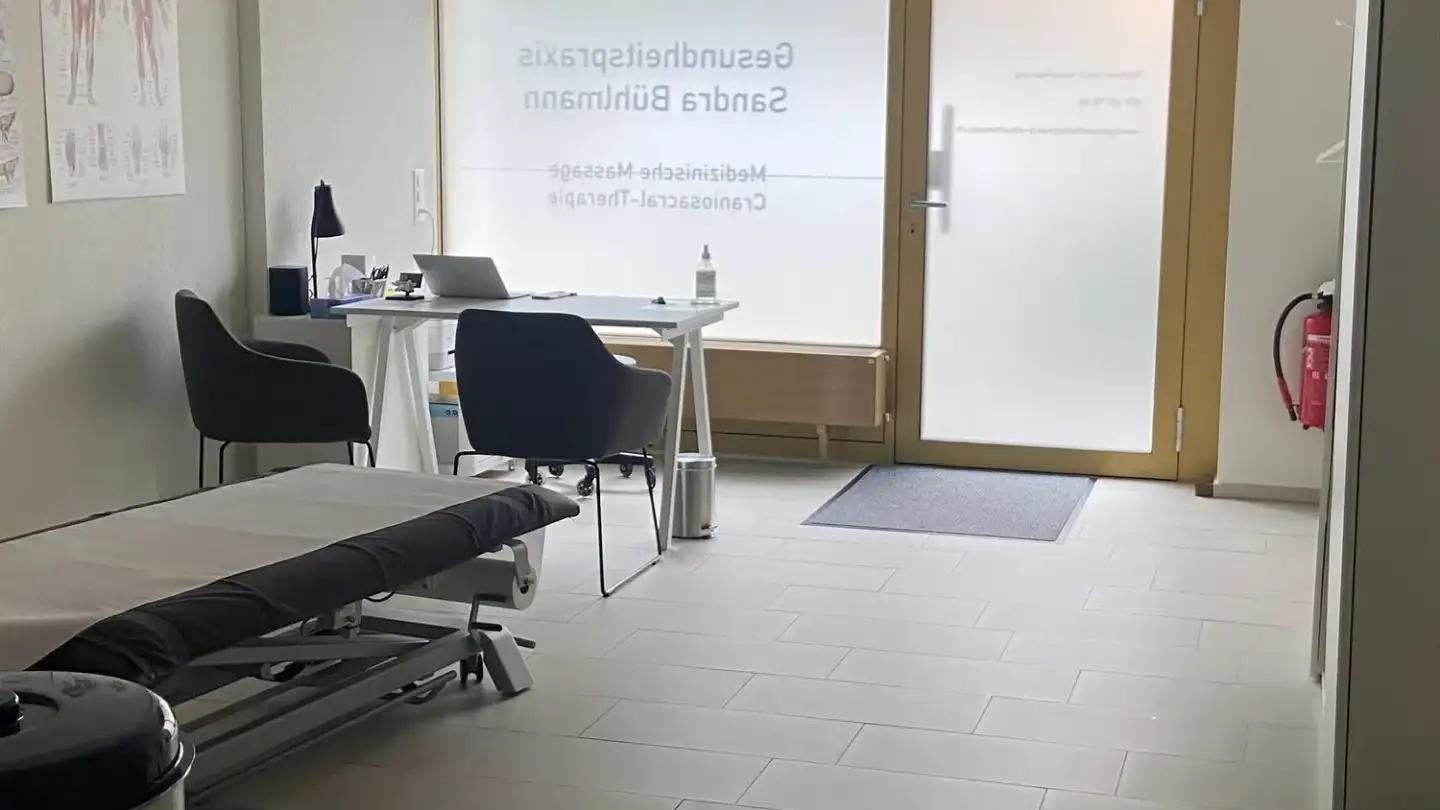 Commercial à louer - Schaffhauserstrasse 123, 8302 Kloten