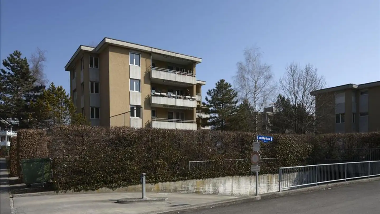 Place de parking extérieure à louer - Von May-Strasse 1, 3604 Thun