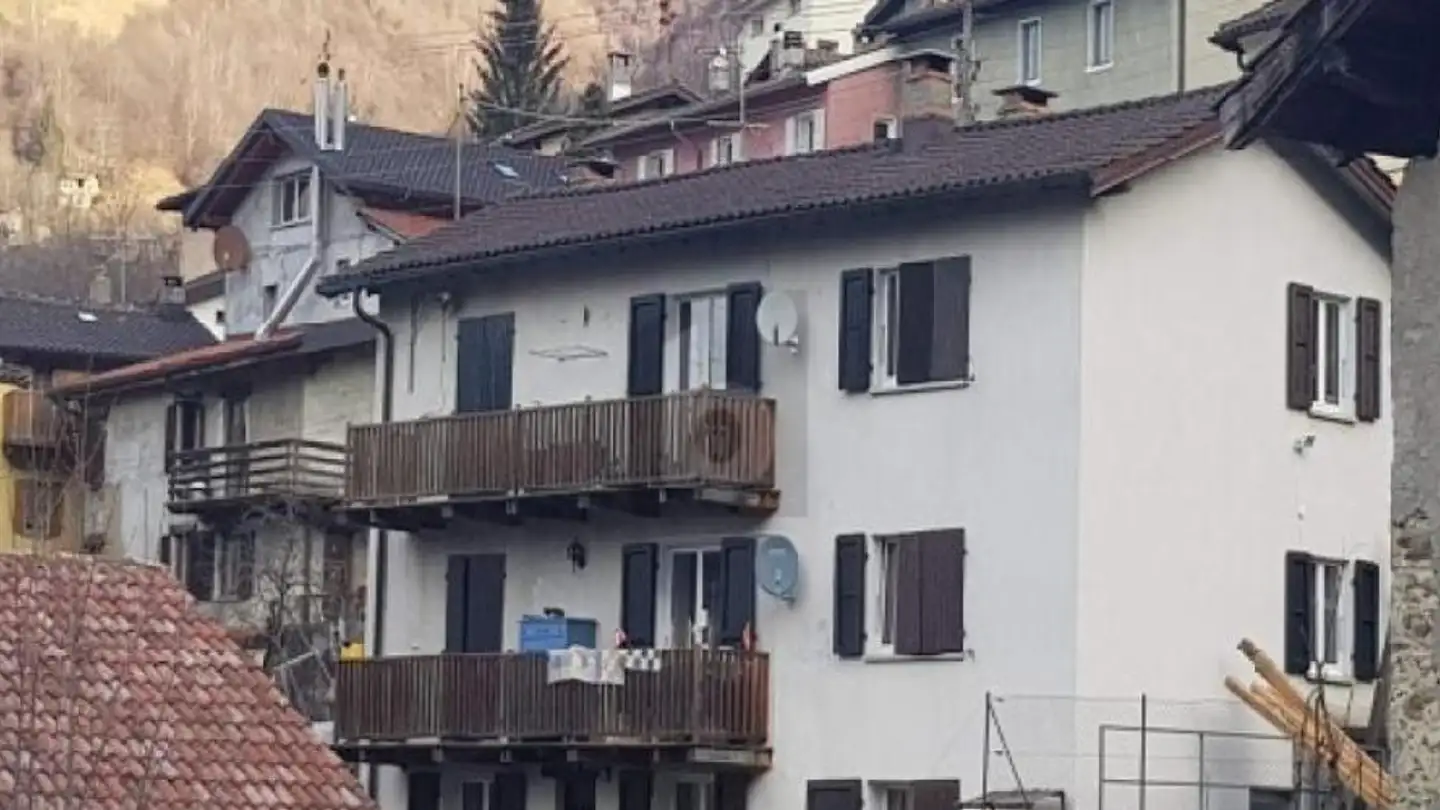 Residential building for sale - 6951 Bogno