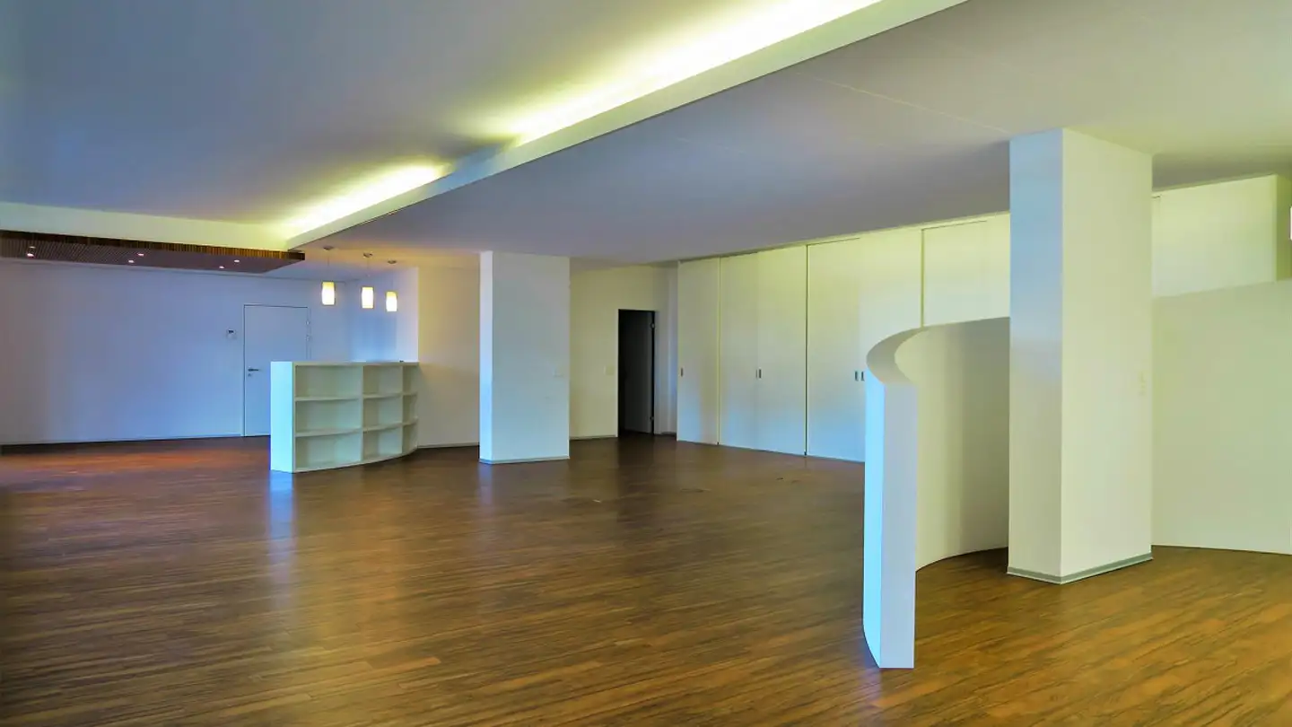 Bureau à louer - Etzelstrasse 1, 8852 Altendorf