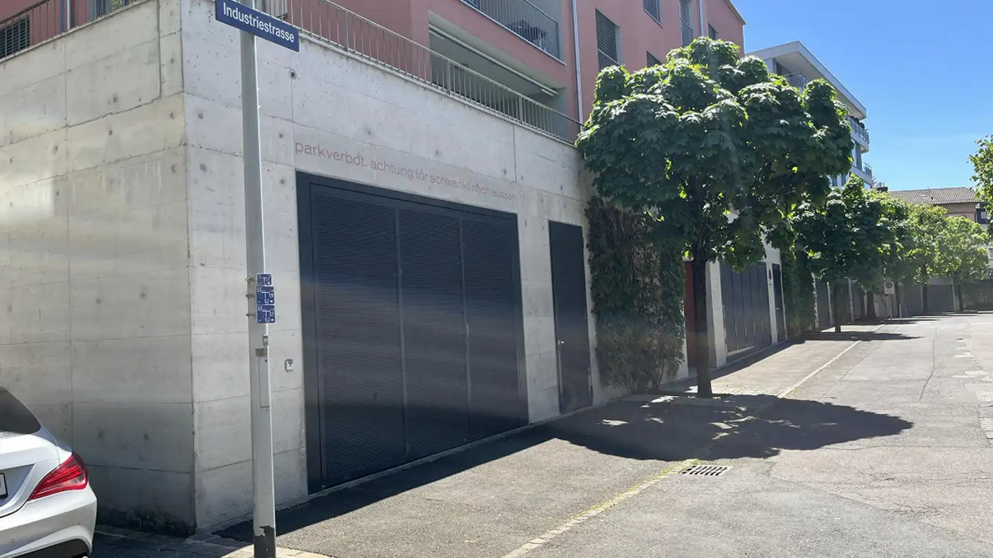 Garage singolo in affitto - Industriestrasse 4, 6300 Zug