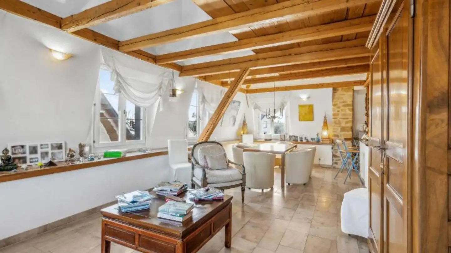 Penthouse for rent - 2012 Auvernier