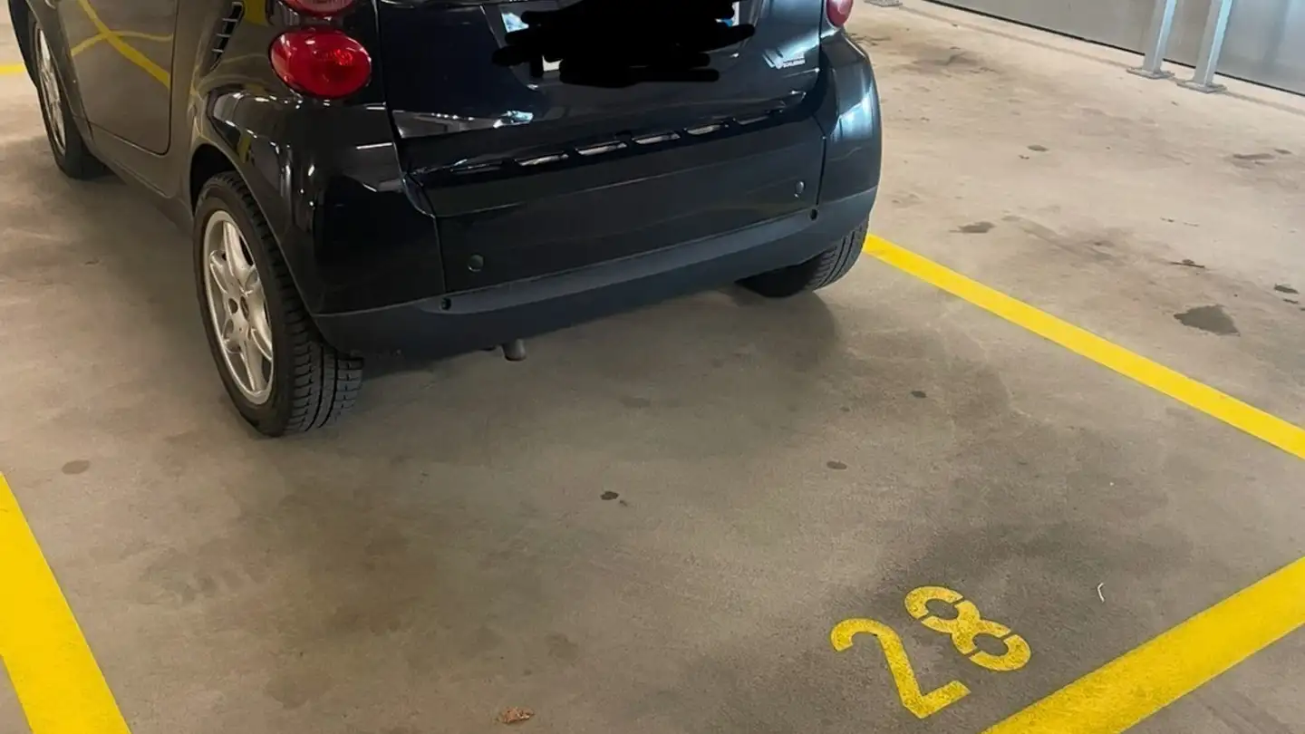 Garage singolo in affitto - Badenerstrasse 565b, 8048 Zürich