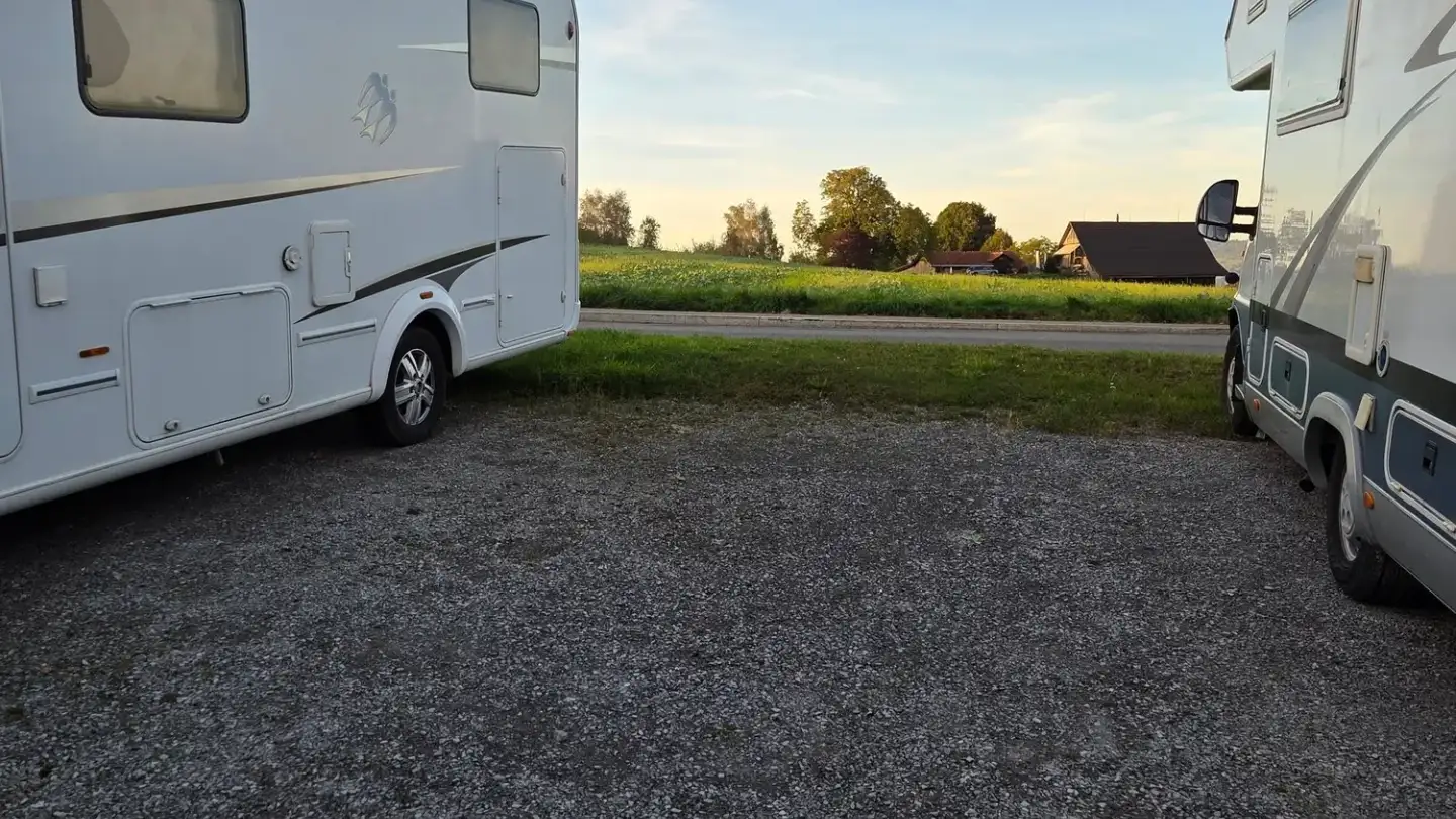 Parkplatz im Freien mieten - Schönenbergstrasse 218, 8820 Wädenswil