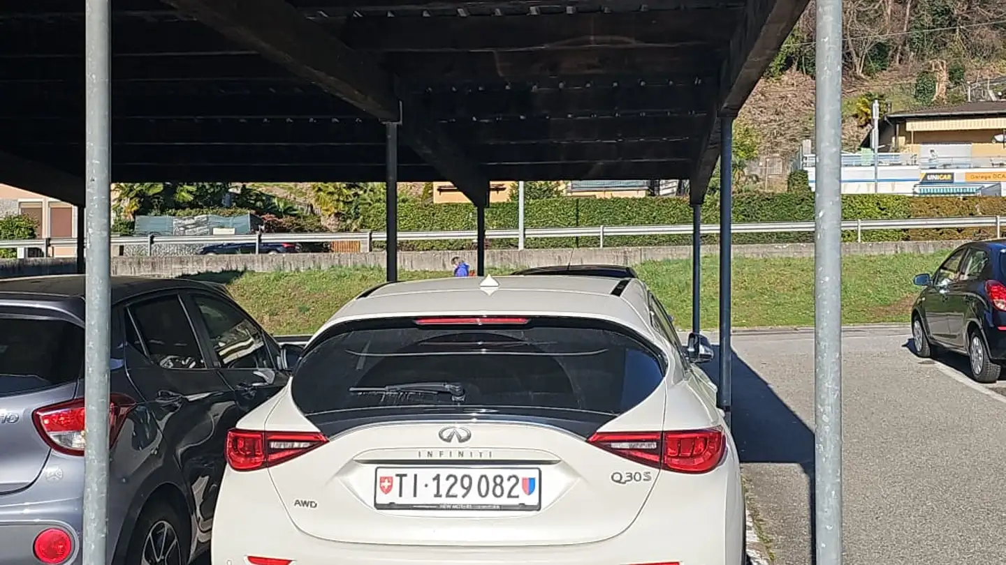 Covered parking space for rent - Via Rossée 15, 6987 Caslano