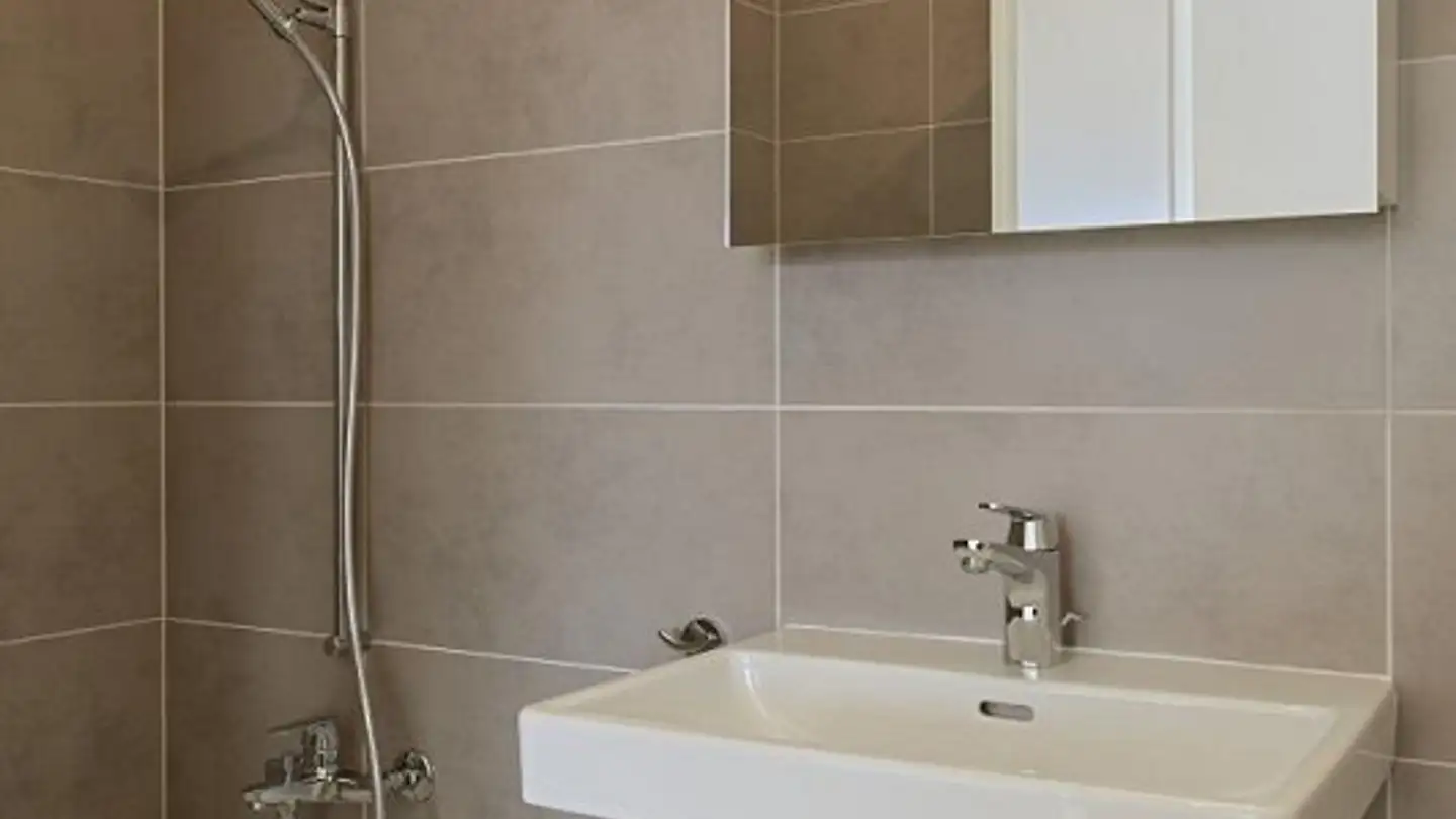 Apartment for rent - Rue De L'europe 64, 1630 Bulle - Photo 4