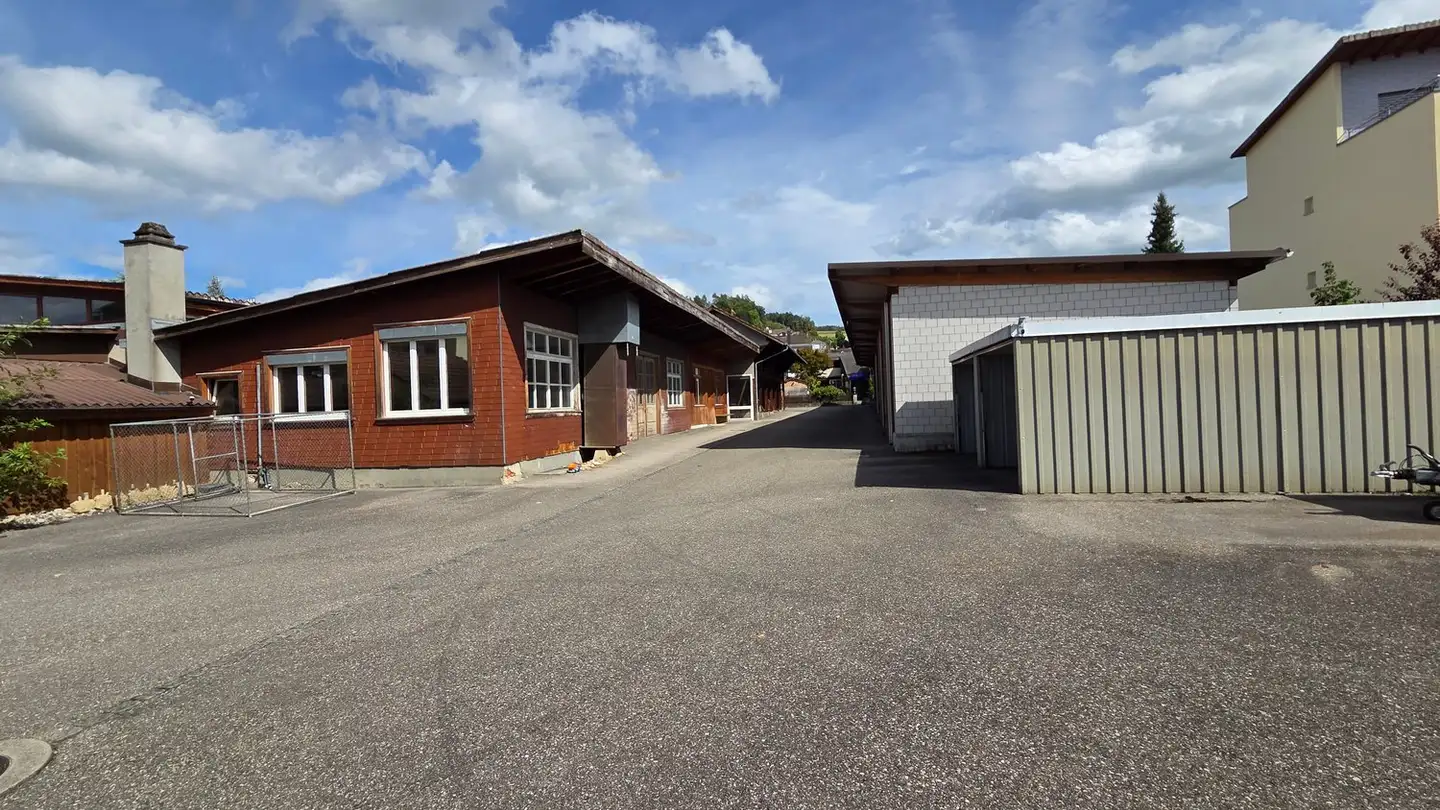 Tiefgaragenstellplatz mieten - Hauptstrasse 11, 5726 Unterkulm - Foto 2