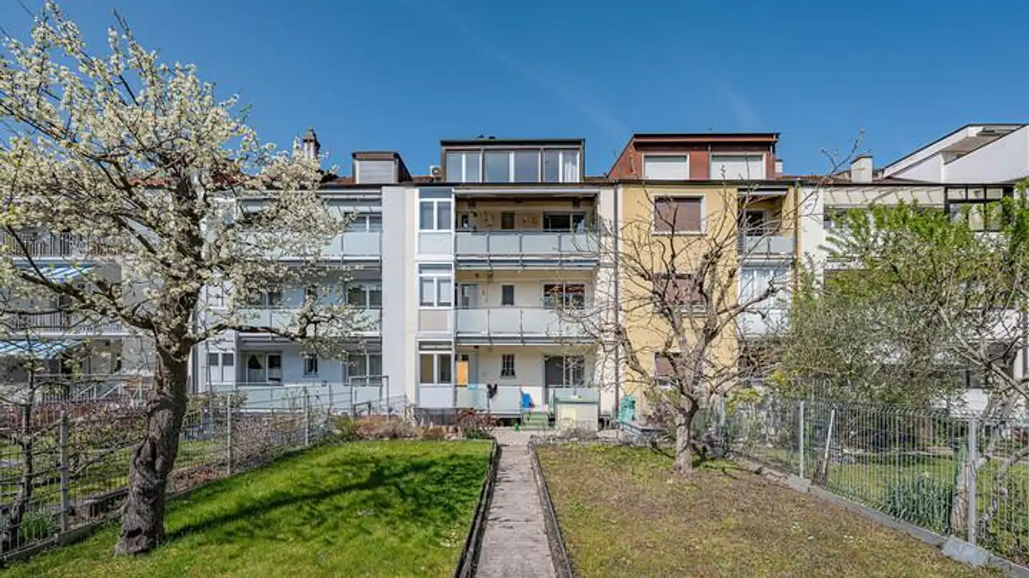 Residential building for sale - 4058 Basel