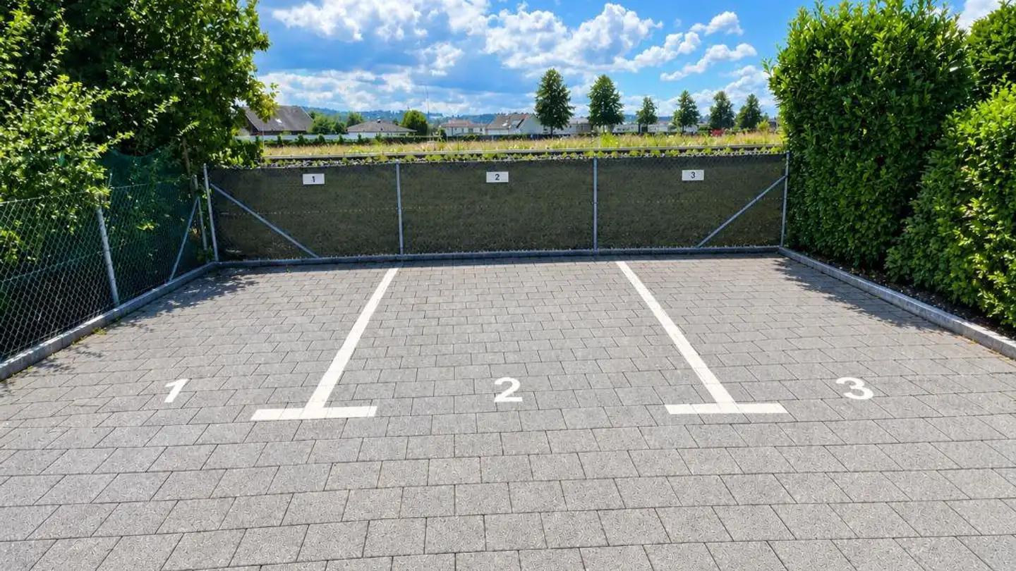 Place de parking extérieure à louer - Gäbrisstrasse 10, 8570 Weinfelden - Photo 2