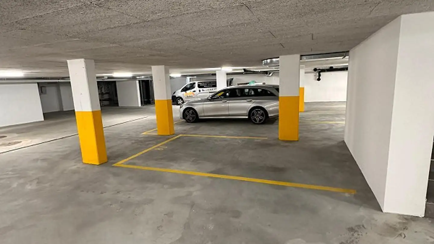 Underground parking space for rent - Unterdorf, 8254 Basadingen - Photo 3