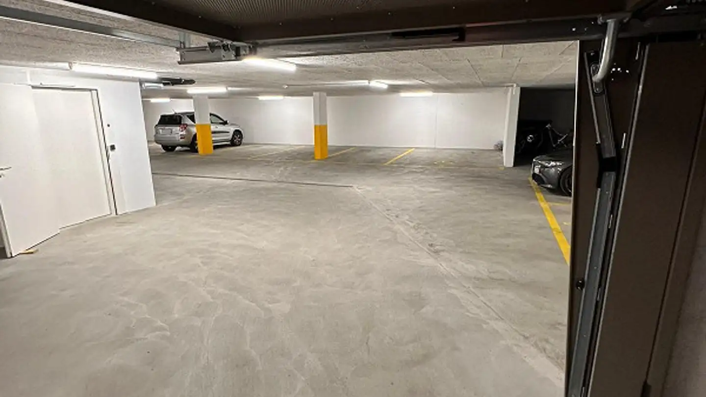 Underground parking space for rent - Unterdorf, 8254 Basadingen - Photo 4