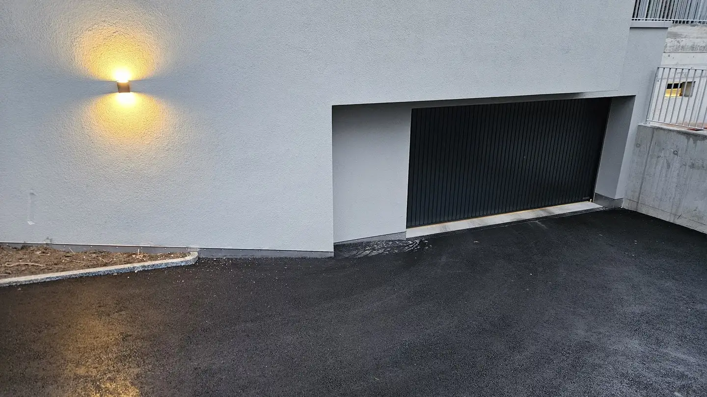 Place de parking extérieure à louer - 3902 Glis