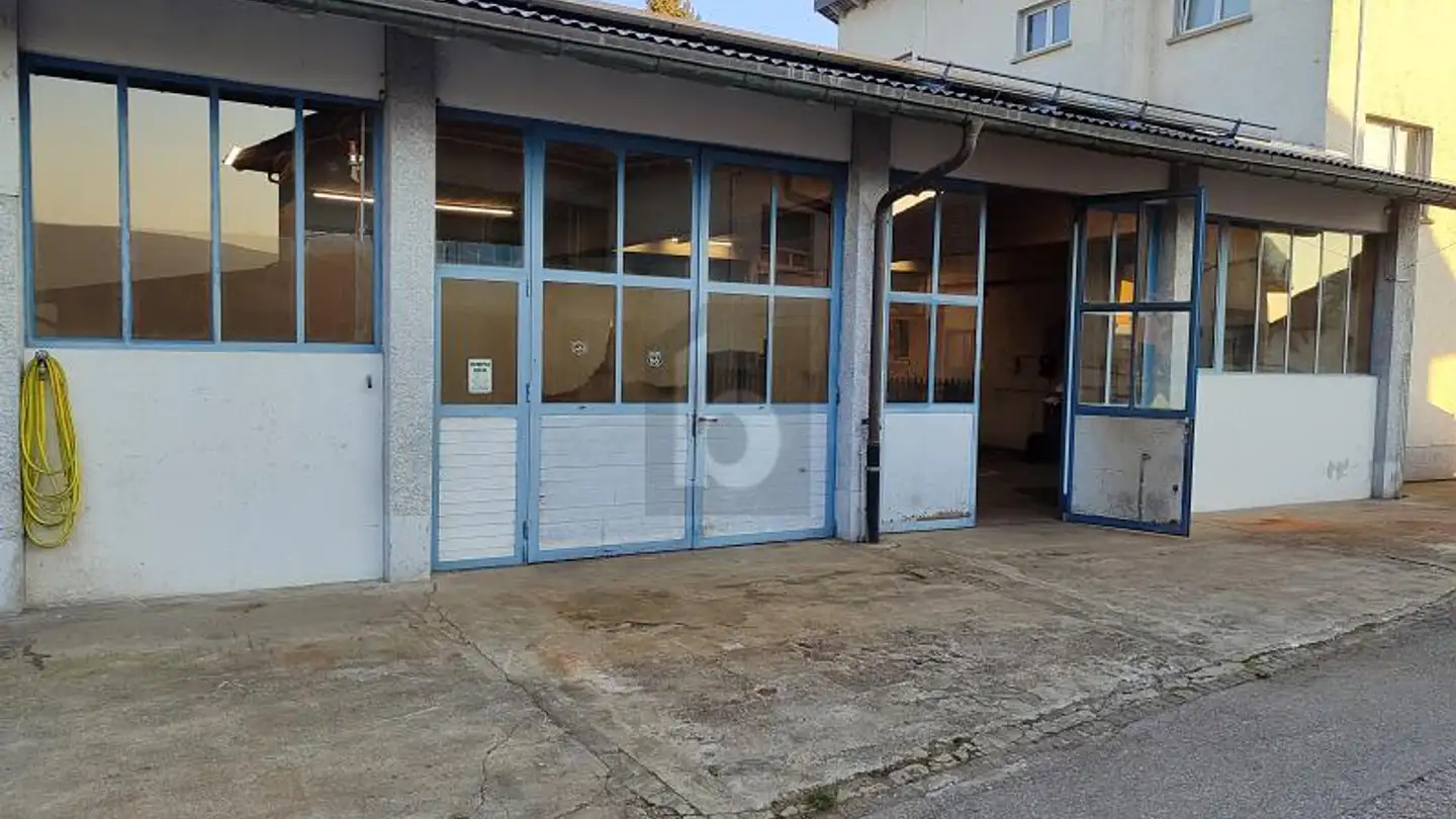 Storage space for rent - 3296 Arch
