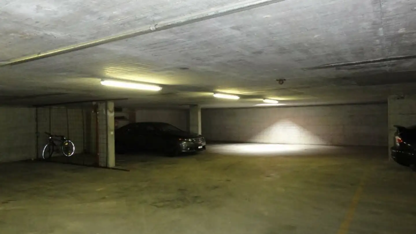 Parcheggio interno in affitto - Chemin Des Dailles 16, 1053 Cugy VD