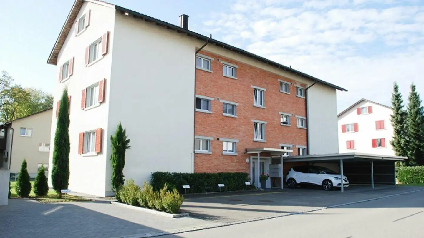 Place de parking extérieure à louer - Im Eigen 3, 9542 Münchwilen TG