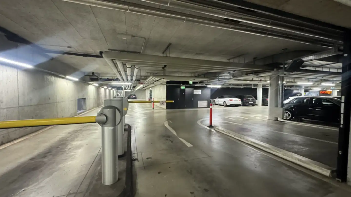 Place de parking extérieure à louer - Route de Renens, 1008 Prilly